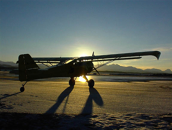 m-yxl.jpg (55477 bytes)